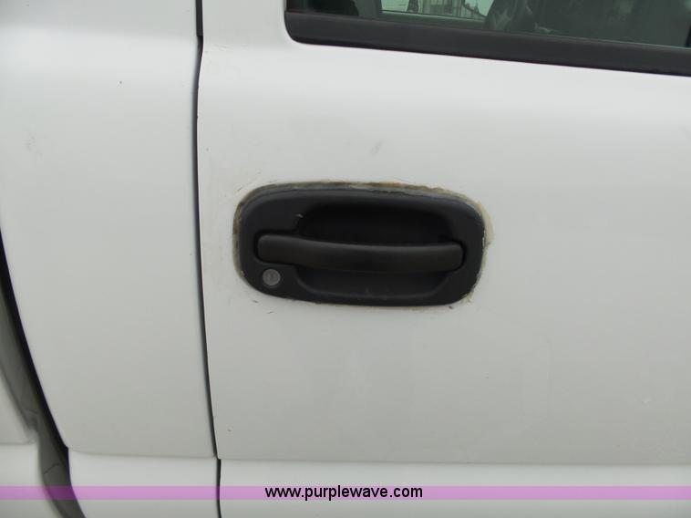 image for item K4259 2007 Chevrolet Silverado 2500 pickup truck