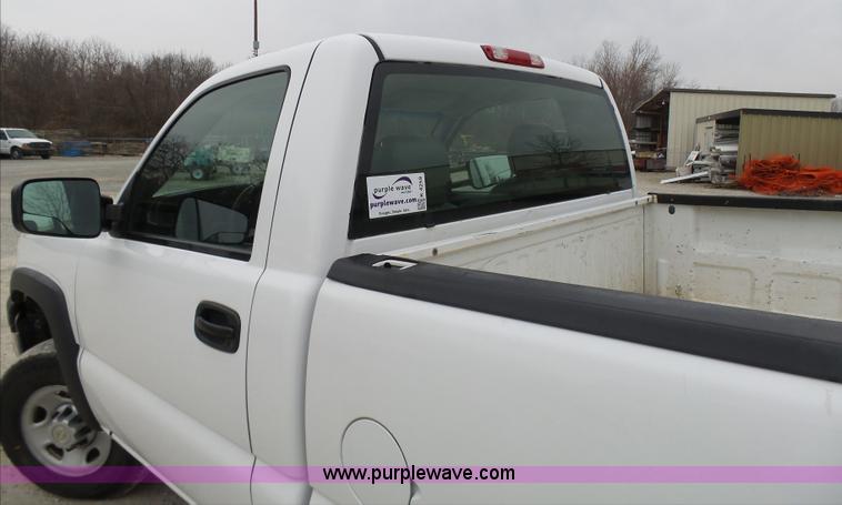 image for item K4259 2007 Chevrolet Silverado 2500 pickup truck