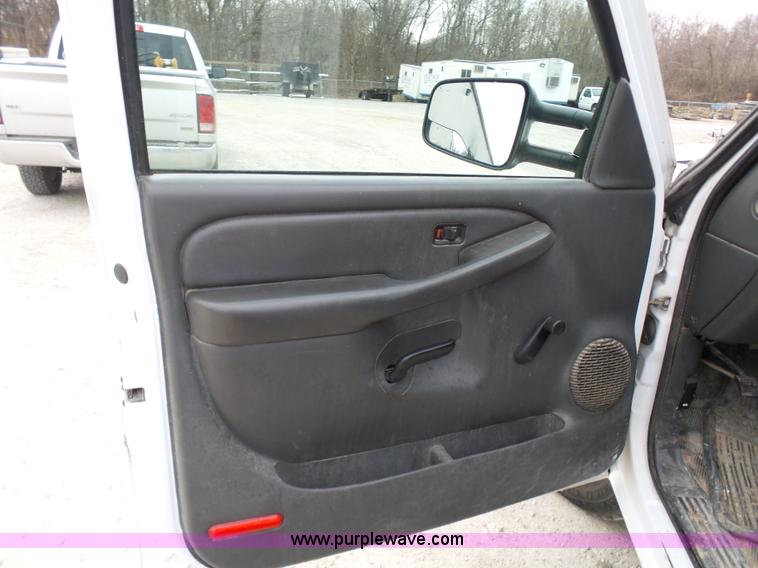 image for item K4259 2007 Chevrolet Silverado 2500 pickup truck