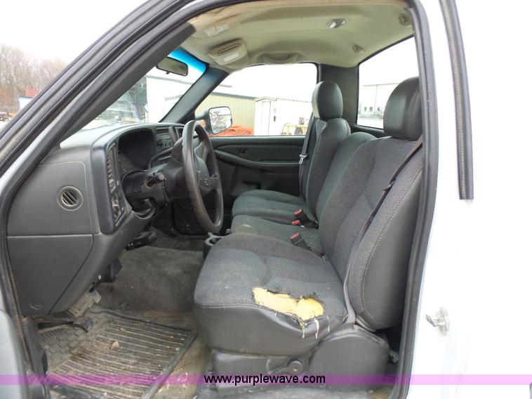 image for item K4259 2007 Chevrolet Silverado 2500 pickup truck