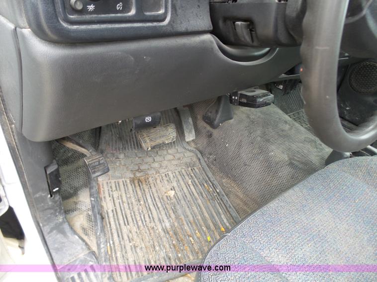 image for item K4259 2007 Chevrolet Silverado 2500 pickup truck