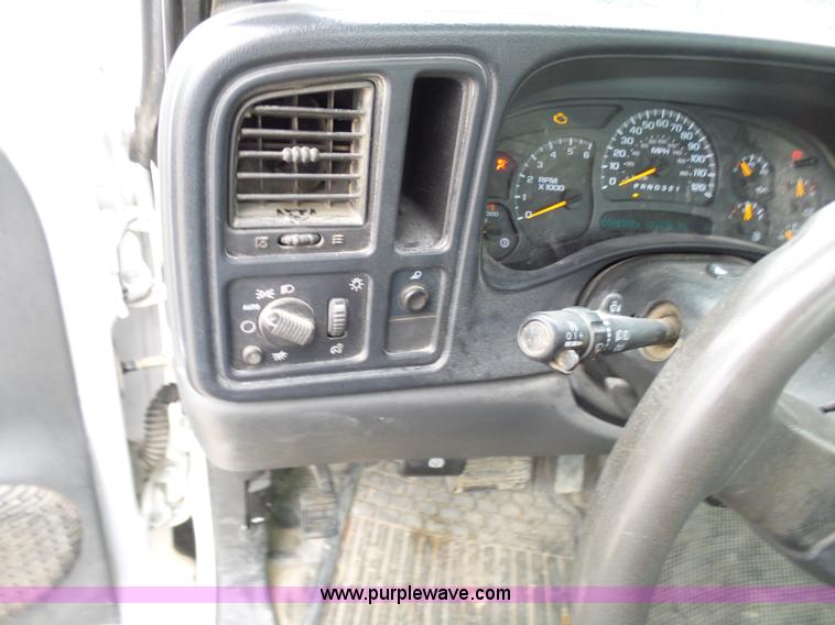 image for item K4259 2007 Chevrolet Silverado 2500 pickup truck