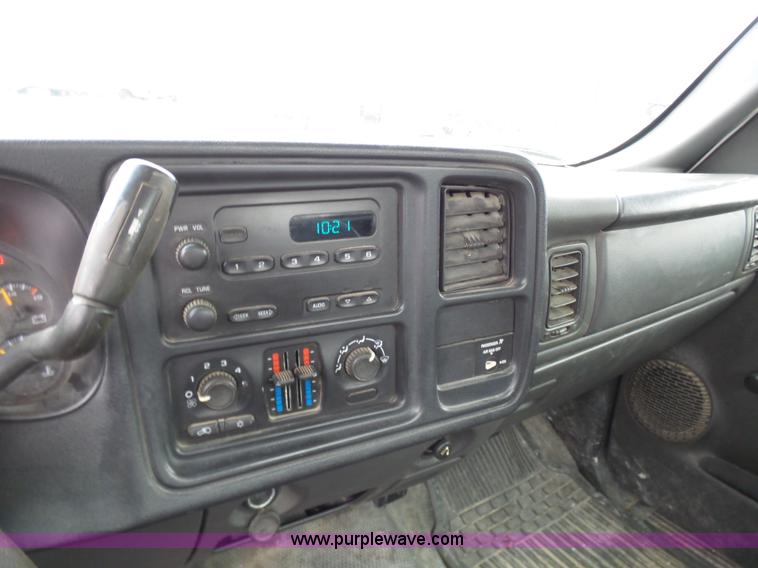 image for item K4259 2007 Chevrolet Silverado 2500 pickup truck