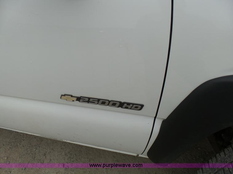 image for item K4260 2005 Chevrolet Silverado 2500HD pickup truck