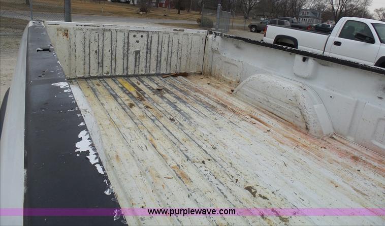 image for item K4260 2005 Chevrolet Silverado 2500HD pickup truck