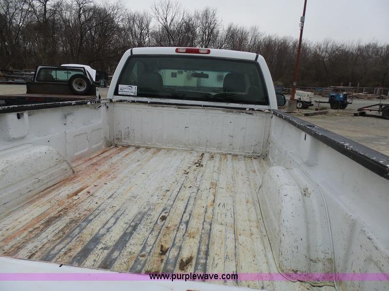 image for item K4260 2005 Chevrolet Silverado 2500HD pickup truck