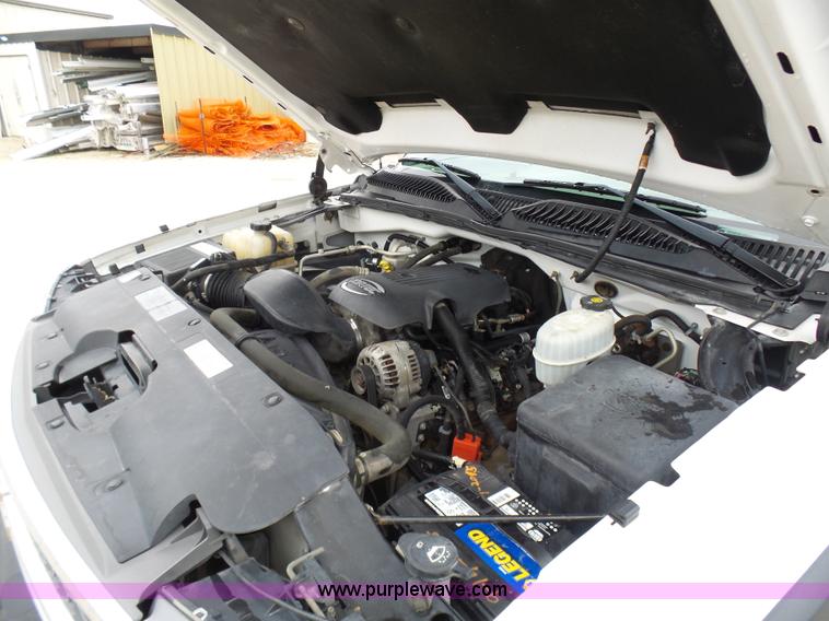 image for item K4260 2005 Chevrolet Silverado 2500HD pickup truck