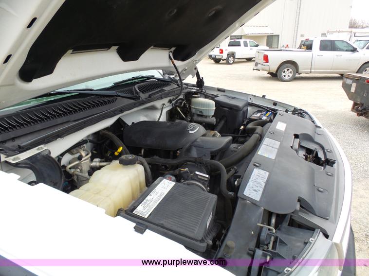 image for item K4260 2005 Chevrolet Silverado 2500HD pickup truck