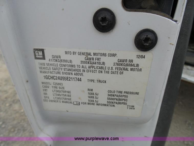 image for item K4260 2005 Chevrolet Silverado 2500HD pickup truck