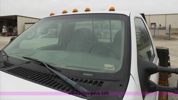 image for item K4266 1999 Ford F350 Super Duty XL flatbed pickup truck