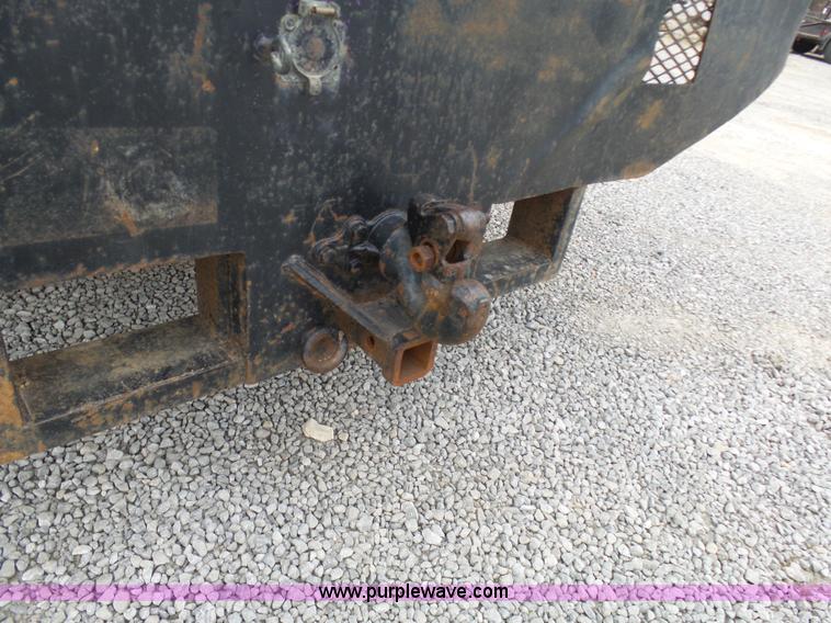 image for item K4266 1999 Ford F350 Super Duty XL flatbed pickup truck