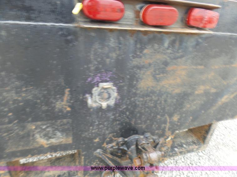 image for item K4266 1999 Ford F350 Super Duty XL flatbed pickup truck