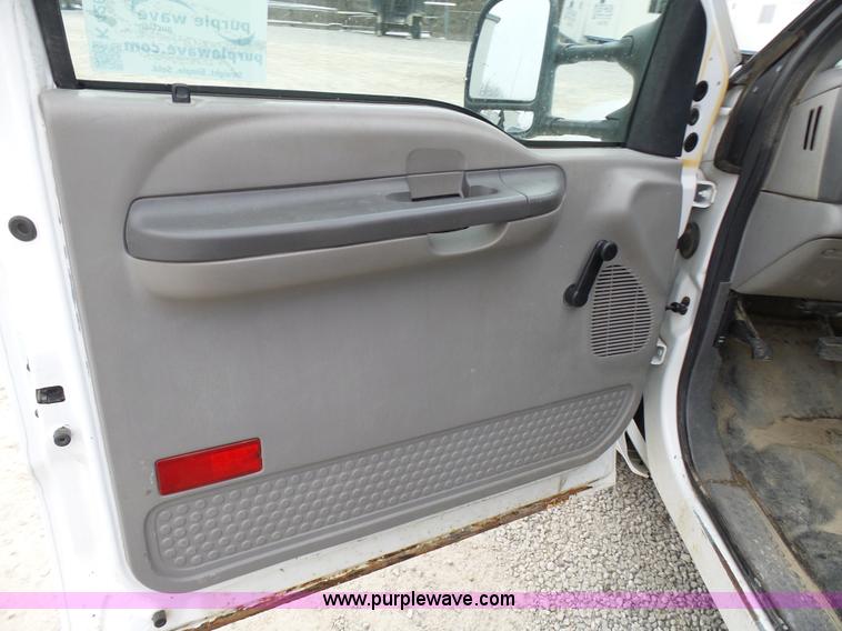 image for item K4266 1999 Ford F350 Super Duty XL flatbed pickup truck