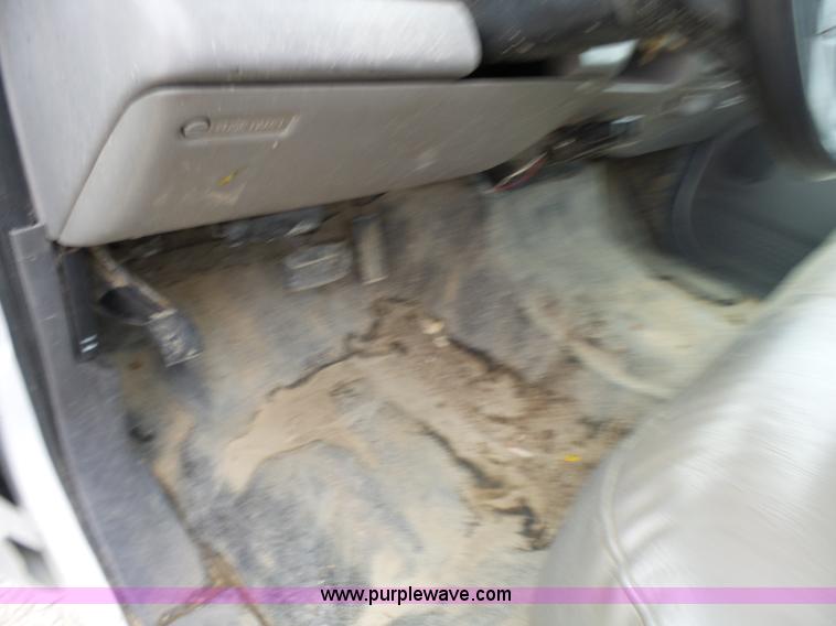 image for item K4266 1999 Ford F350 Super Duty XL flatbed pickup truck