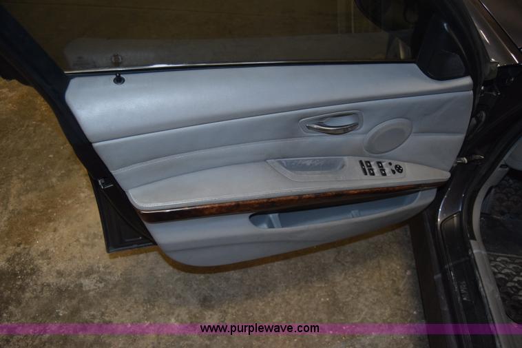 image for item K4378 2006 BMW 3-Series 330i