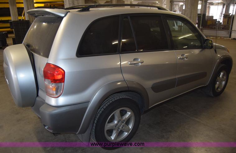 image for item K4379 2001 Toyota RAV4 SUV