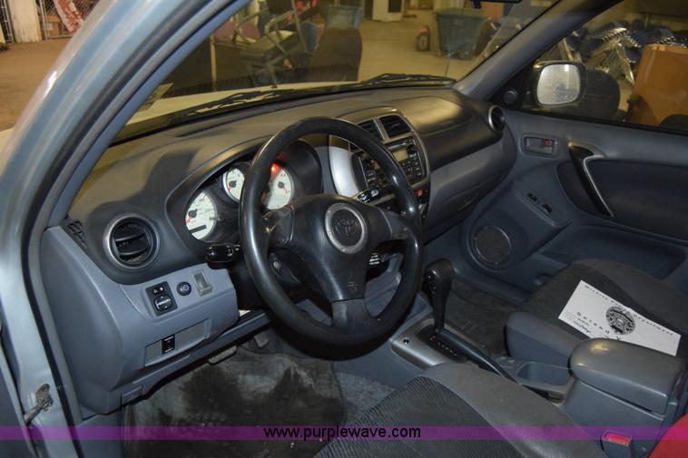 image for item K4379 2001 Toyota RAV4 SUV
