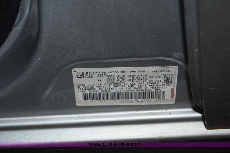 image for item K4379 2001 Toyota RAV4 SUV