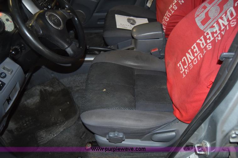 image for item K4379 2001 Toyota RAV4 SUV