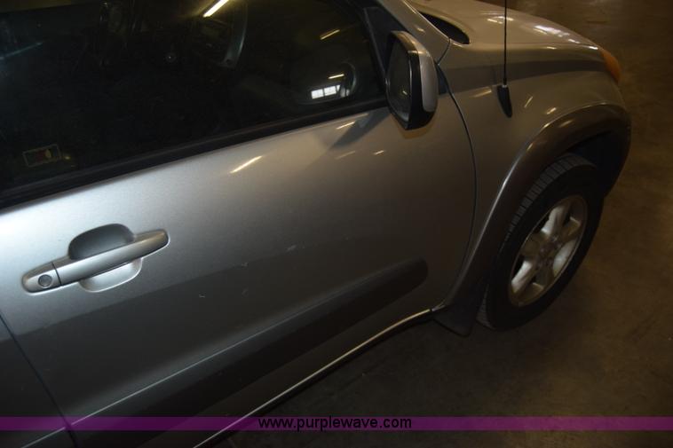 image for item K4379 2001 Toyota RAV4 SUV