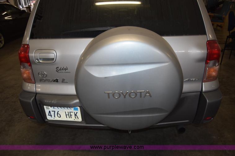 image for item K4379 2001 Toyota RAV4 SUV