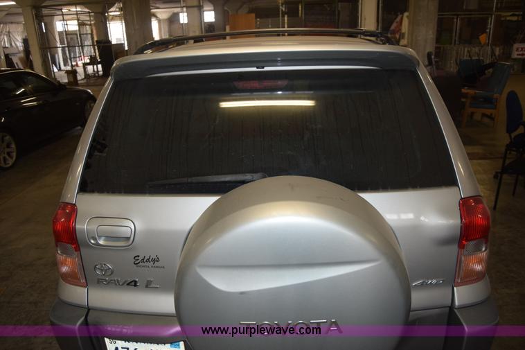 image for item K4379 2001 Toyota RAV4 SUV