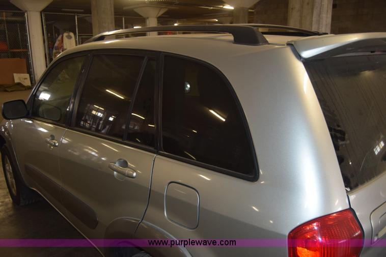 image for item K4379 2001 Toyota RAV4 SUV