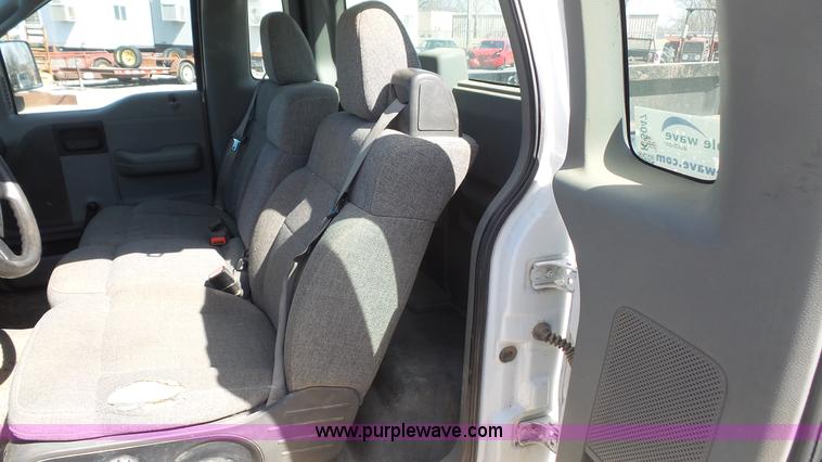 image for item K5047 2006 Ford F150 pickup truck