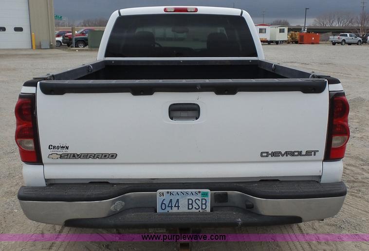 image for item K5062 2004 Chevrolet Silverado 1500 Ext. Cab pickup truck