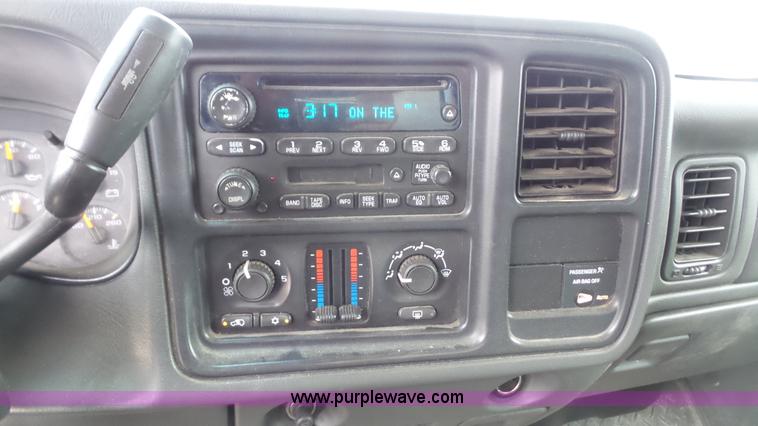 image for item K5062 2004 Chevrolet Silverado 1500 Ext. Cab pickup truck