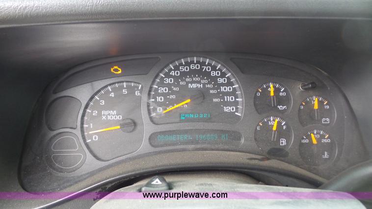 image for item K5062 2004 Chevrolet Silverado 1500 Ext. Cab pickup truck