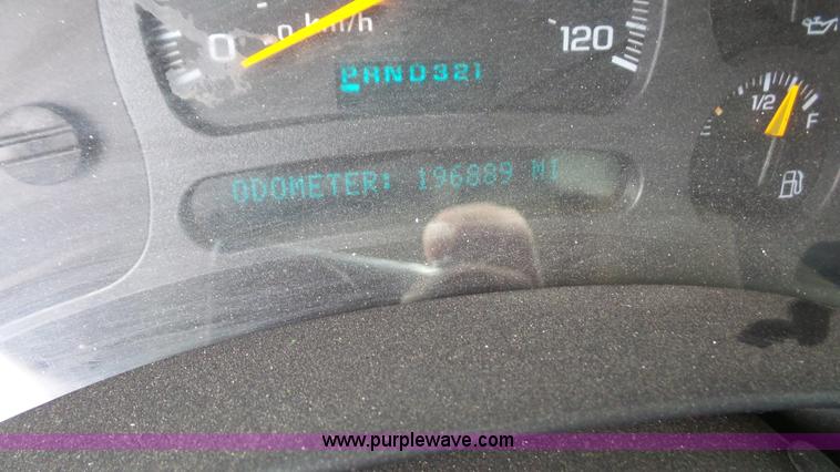 image for item K5062 2004 Chevrolet Silverado 1500 Ext. Cab pickup truck