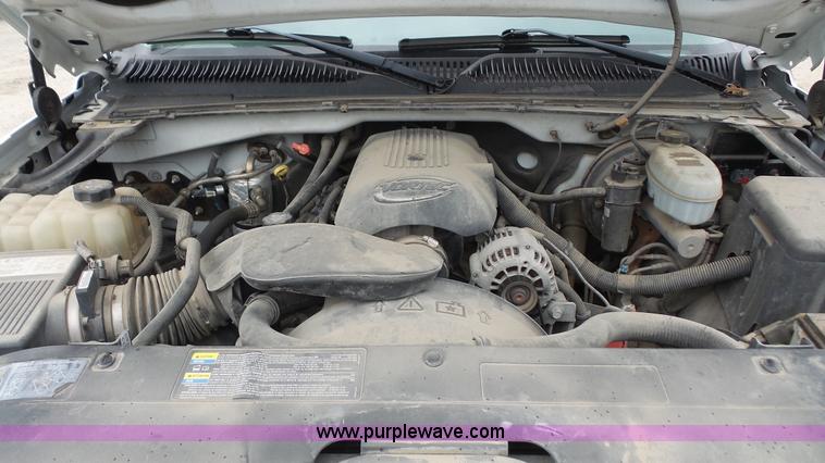 image for item K5062 2004 Chevrolet Silverado 1500 Ext. Cab pickup truck