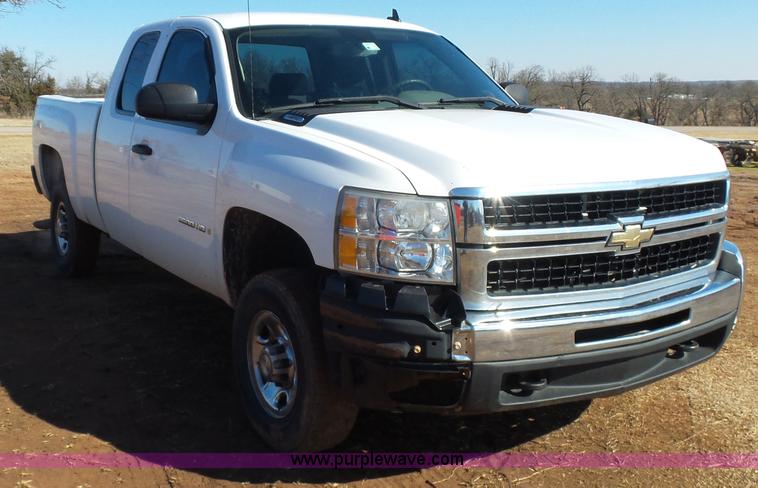 image for item K5773 2007 Chevrolet Silverado 2500HD Ext. Cab pickup truck
