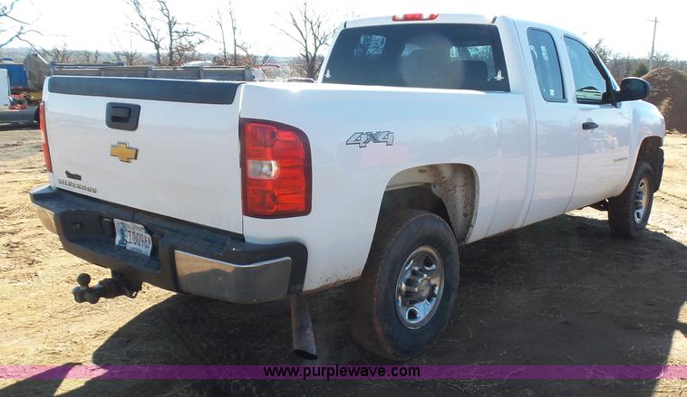 image for item K5773 2007 Chevrolet Silverado 2500HD Ext. Cab pickup truck