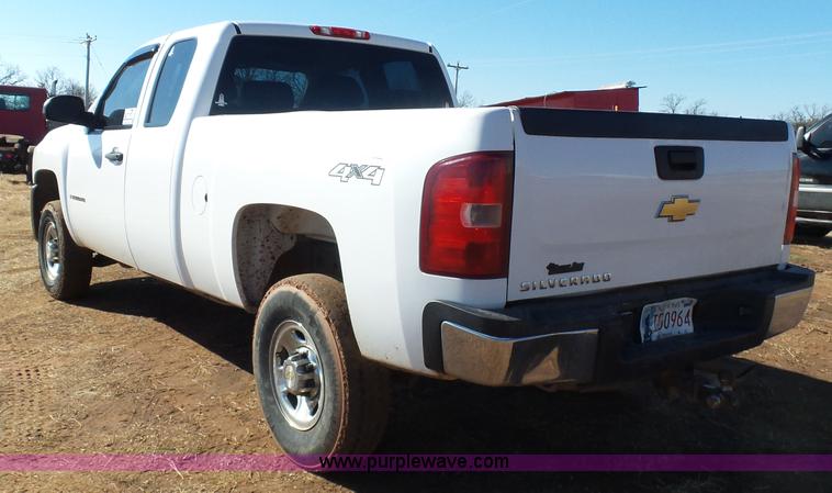 image for item K5773 2007 Chevrolet Silverado 2500HD Ext. Cab pickup truck