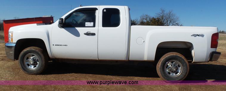 image for item K5773 2007 Chevrolet Silverado 2500HD Ext. Cab pickup truck
