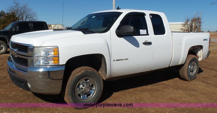 image for item K5773 2007 Chevrolet Silverado 2500HD Ext. Cab pickup truck