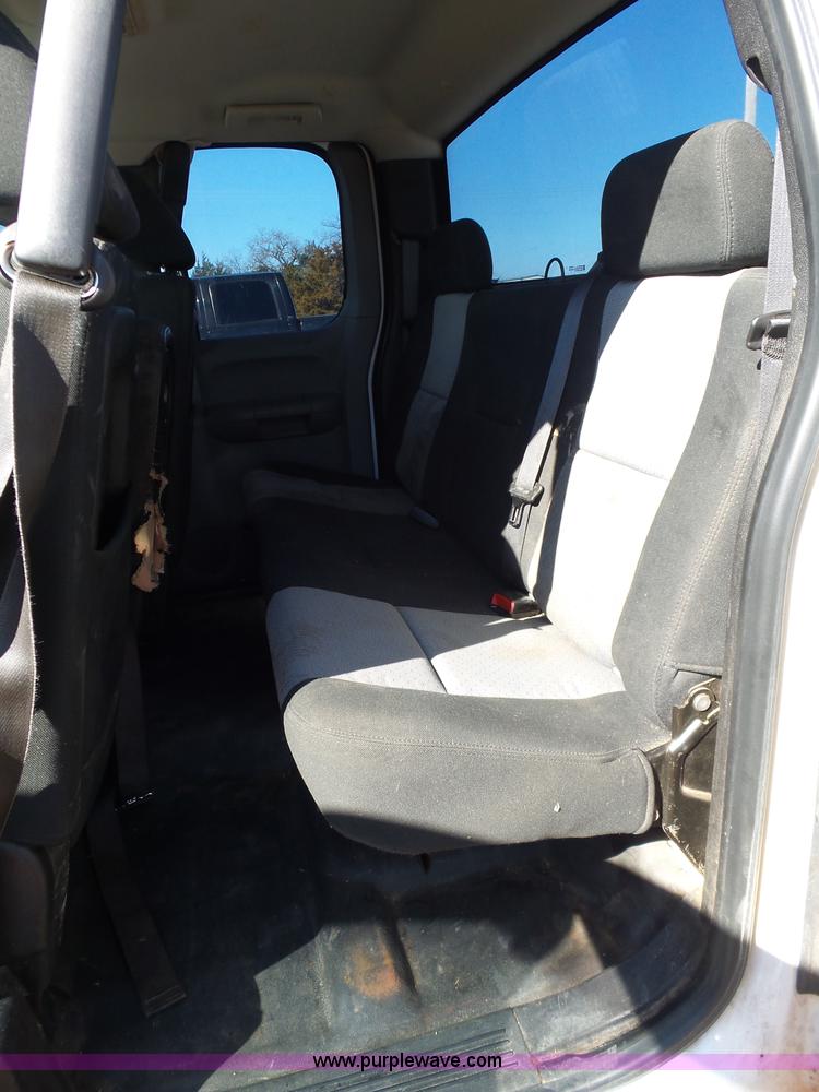 image for item K5773 2007 Chevrolet Silverado 2500HD Ext. Cab pickup truck