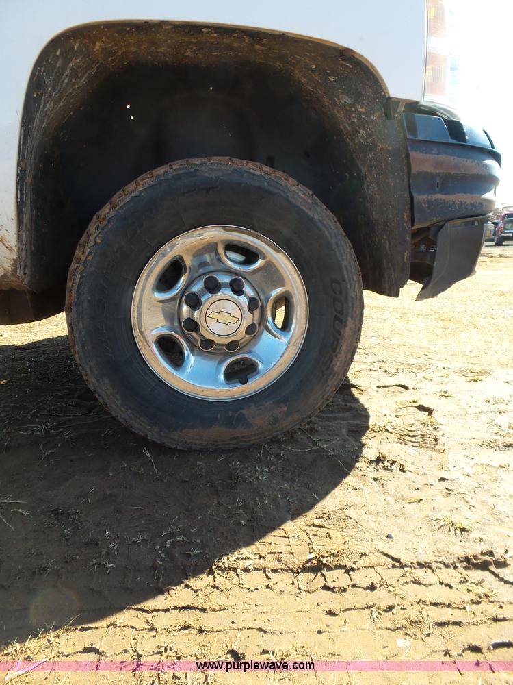 image for item K5773 2007 Chevrolet Silverado 2500HD Ext. Cab pickup truck