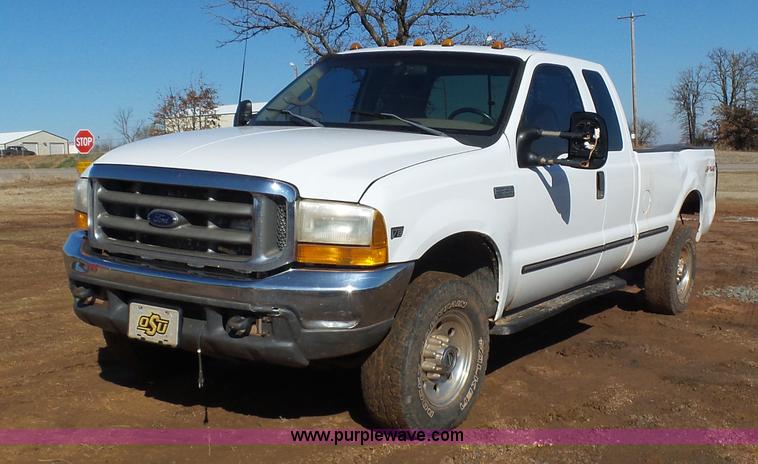 image for item K5774 1999 Ford F350 Super Duty SuperCab pickup truck