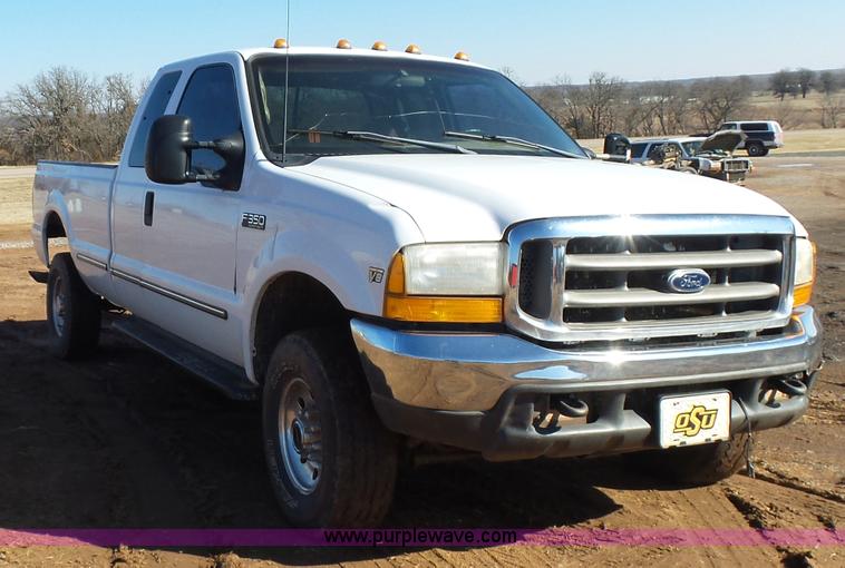 image for item K5774 1999 Ford F350 Super Duty SuperCab pickup truck