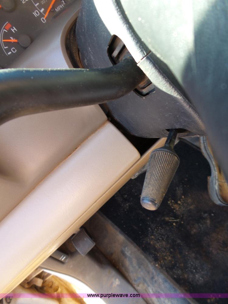 image for item K5774 1999 Ford F350 Super Duty SuperCab pickup truck