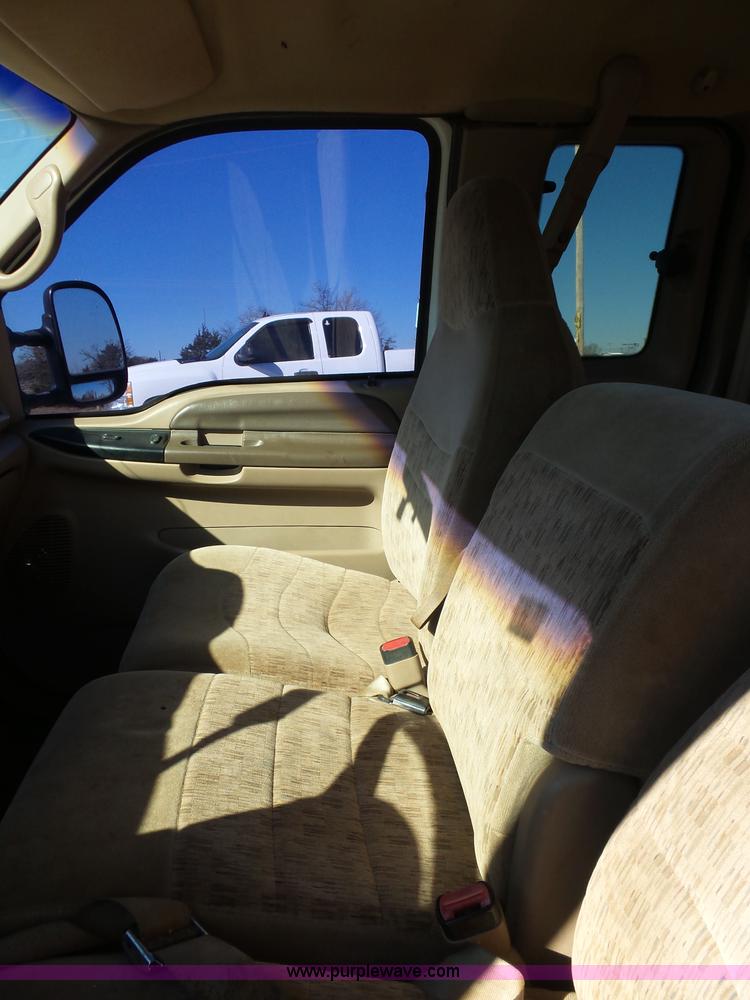 image for item K5774 1999 Ford F350 Super Duty SuperCab pickup truck