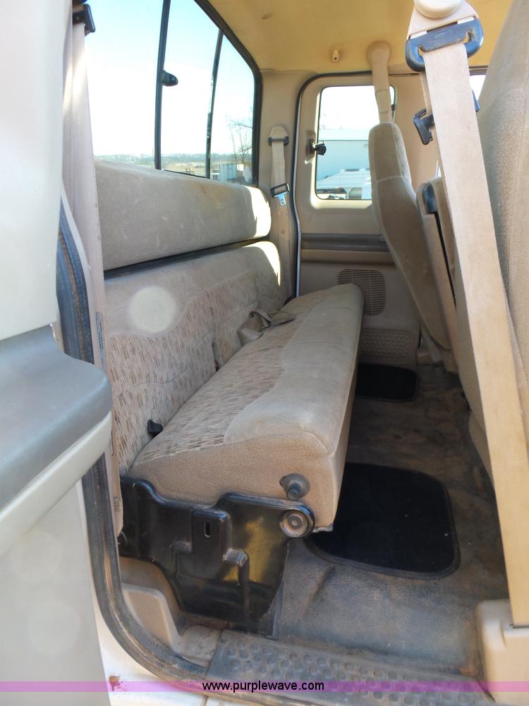 image for item K5774 1999 Ford F350 Super Duty SuperCab pickup truck