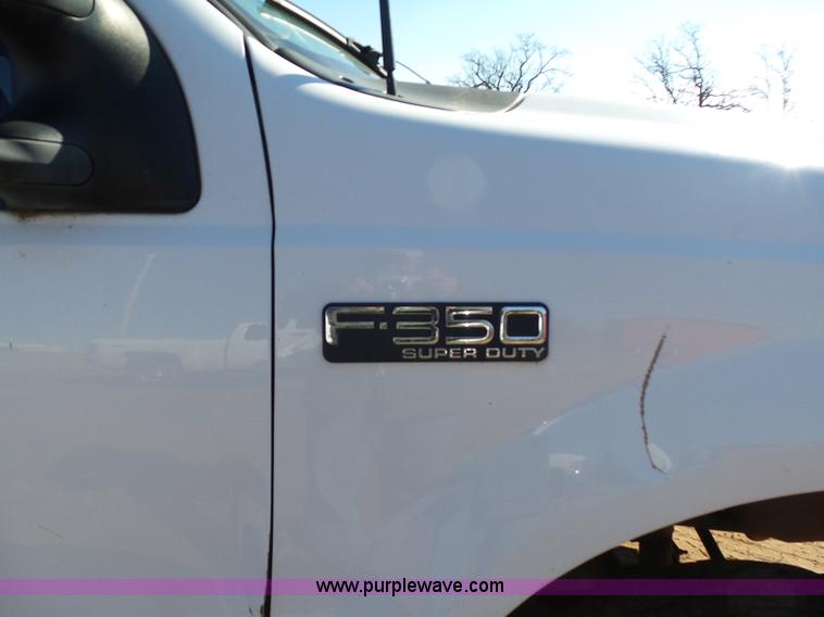 image for item K5774 1999 Ford F350 Super Duty SuperCab pickup truck