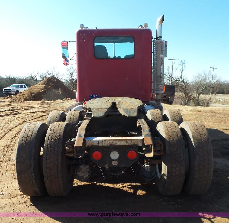 image for item K5775 1984 Peterbilt 359 semi truck