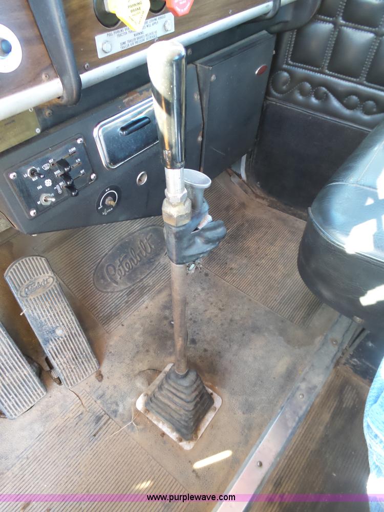 image for item K5775 1984 Peterbilt 359 semi truck