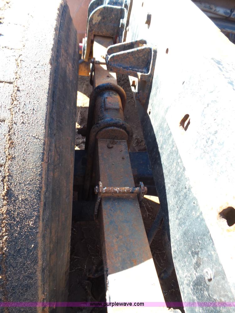 image for item K5775 1984 Peterbilt 359 semi truck