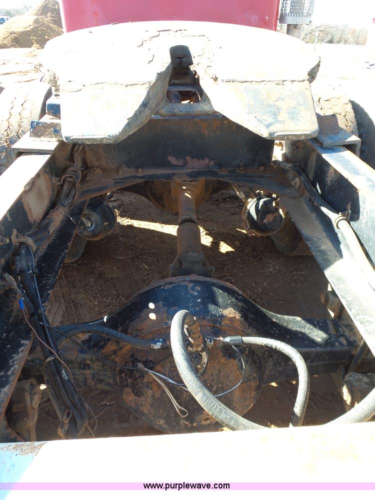 image for item K5775 1984 Peterbilt 359 semi truck